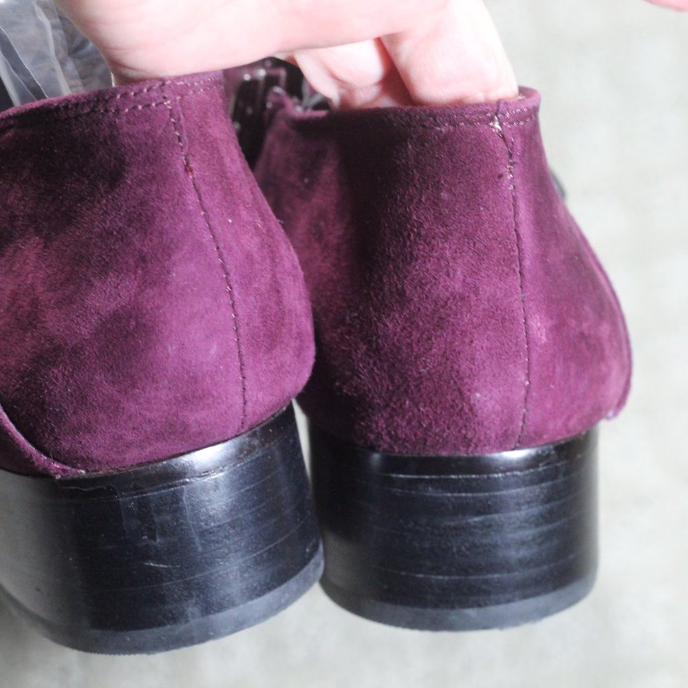 NWOT Vince Camuto Size 9.5M Purple Suede Block Heel Low Ankle Booties - Picture 5 of 6